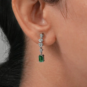 Boucles d'oreilles pendantes et en forme de goutte avec diamants et pierres précieuses