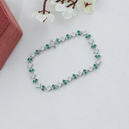 Bracelet à trois pierres rondes en saphir