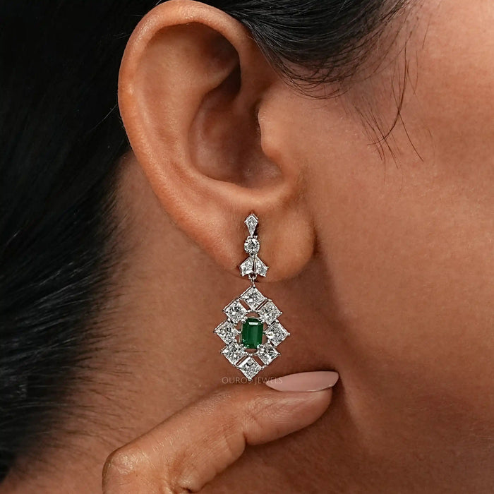 Boucles d'oreilles à pierres précieuses vertes et halo de princesse