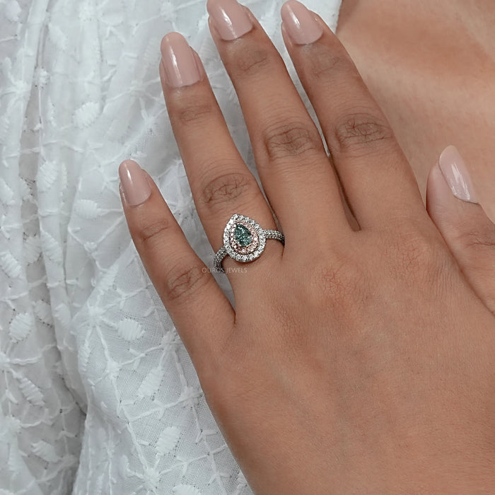 Bague de fiançailles à double halo taille poire verte