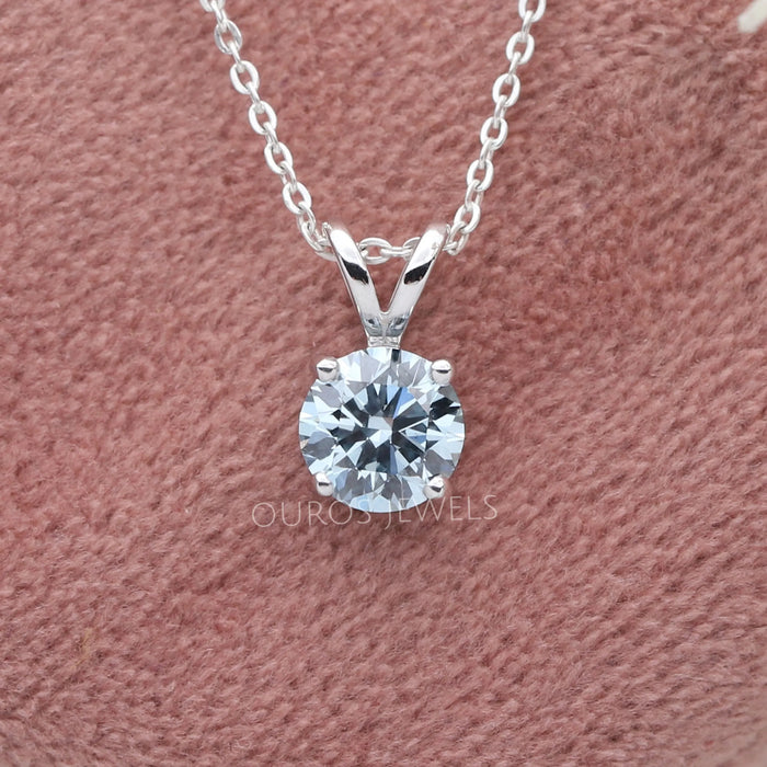 Collier avec diamant solitaire rond bleu verdâtre