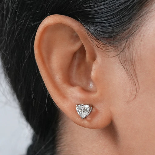 Clou d'oreille en diamant de laboratoire à coupe en cœur certifié IGI