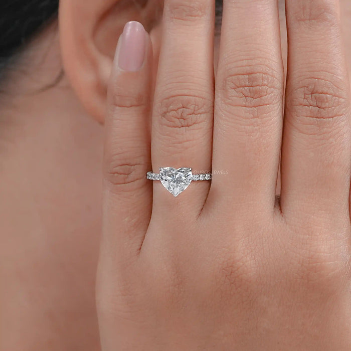 Bague de fiançailles avec solitaire en diamant en forme de cœur