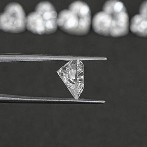 Diamant de laboratoire taillé en cœur - Certifié IGI