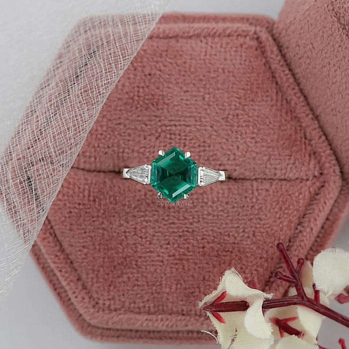 Hexagon Cut Emerald Gemstone Ring