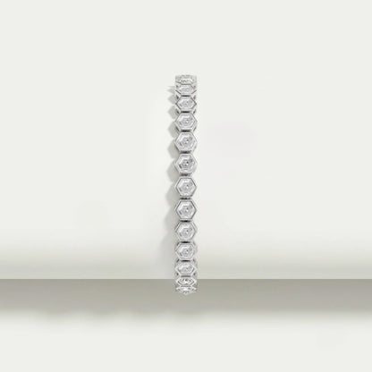 Bracelet de tennis avec lunette à coupe hexagonale