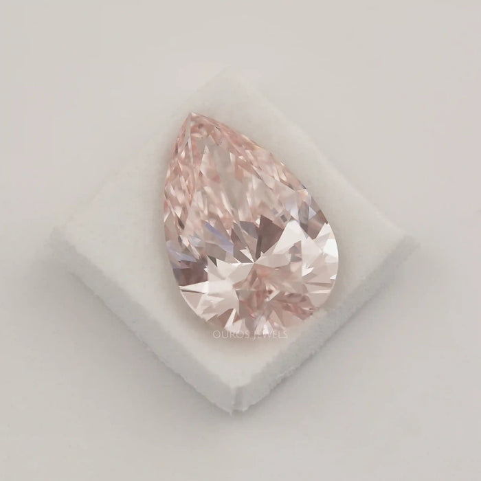 Diamant de laboratoire rose fantaisie taille poire de 5,11 carats en vrac