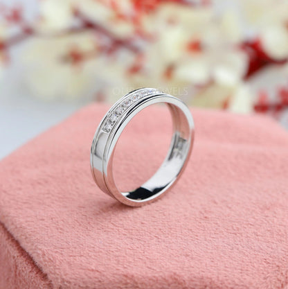 8 Stone Round Diamond Men's Wedding Band Rings
