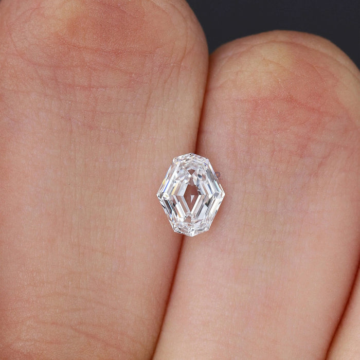 Diamant de laboratoire taillé en pointe de 1,05 carat