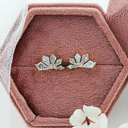 Boucles d'oreilles puces Trio à entourage de diamants taille rose
