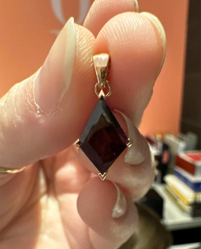 black diamond kite cut pendant