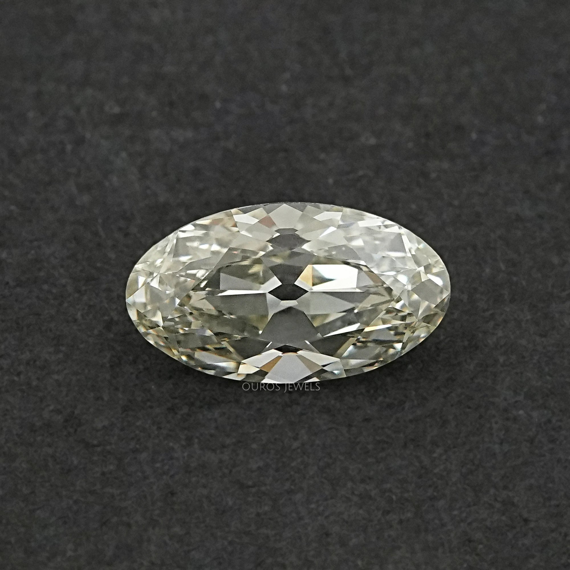 Moval Shape Lab Diamond - Old Mine Cut JK VS Loose
