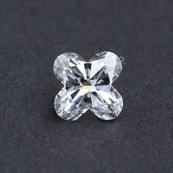 Diamant de 0,80 carat de forme florale, cultivé en laboratoire