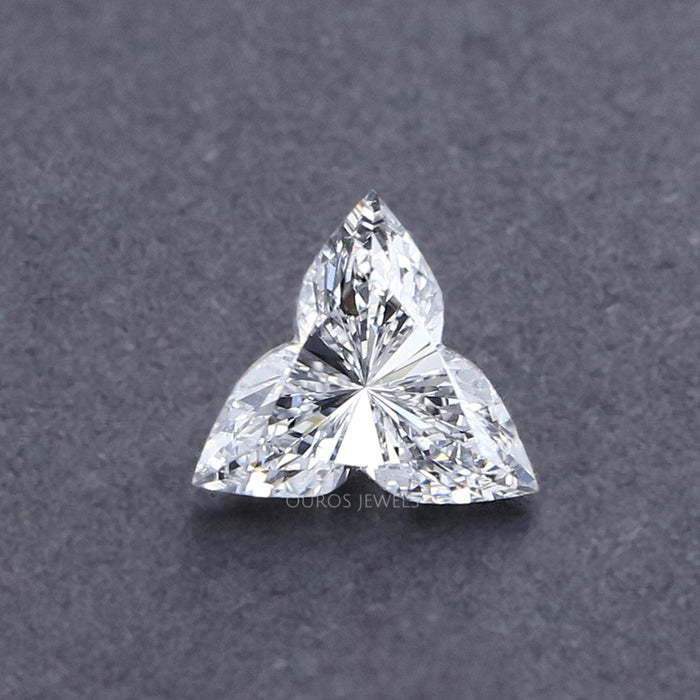 Diamant de laboratoire taille lotus de 0,70 carat