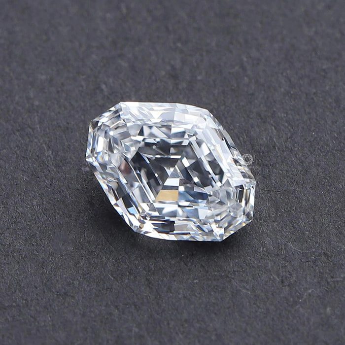 Diamant taillé en losange modifié de 0,90 carat