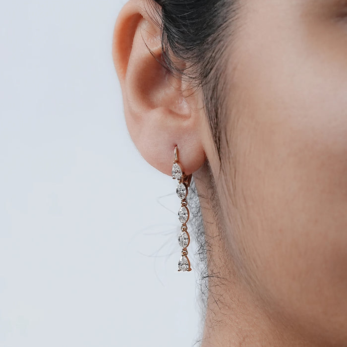 Boucles d'oreilles pendantes avec diamants de laboratoire taille poire et marquise