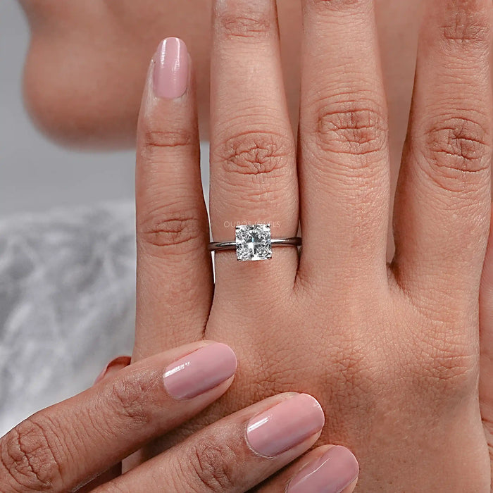 Bague solitaire en diamant de laboratoire taille princesse de 3,00 carats