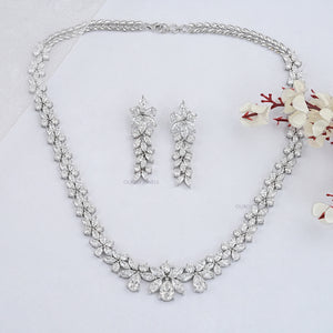 Ensemble de collier de mariage avec diamants de laboratoire de formes multiples