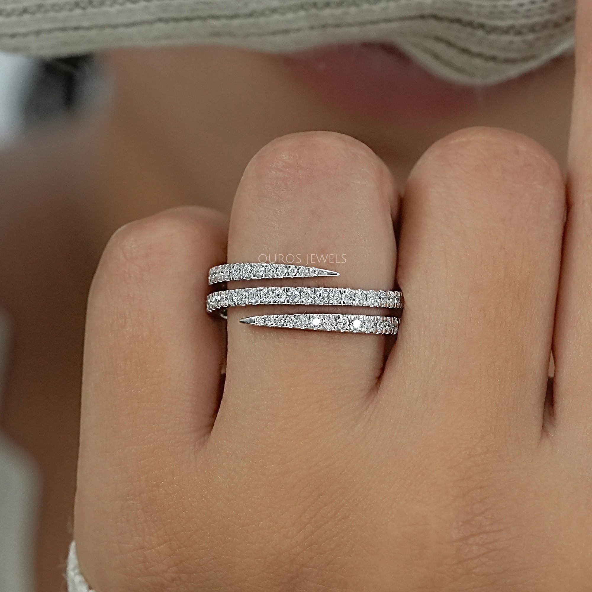 Lab Grown Round Diamond Spiral Band