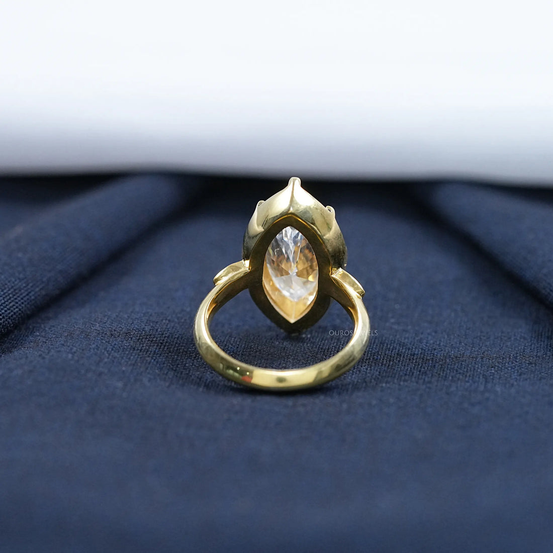 Meryl Streep Golden Globes Awards - Marquise Diamond Ring