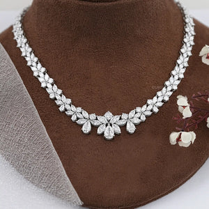 Ensemble de collier de mariage avec diamants de laboratoire de formes multiples