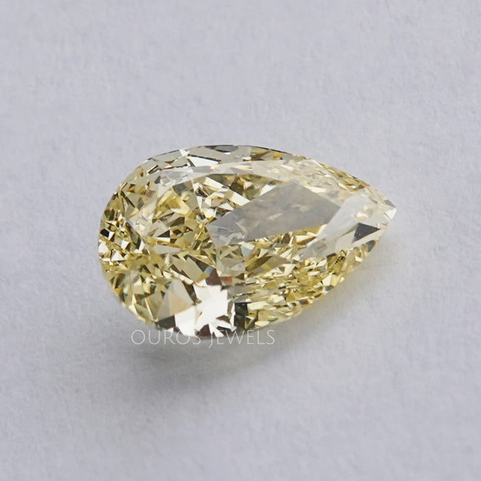 Diamant de laboratoire taille poire jaune de 2,15 carats
