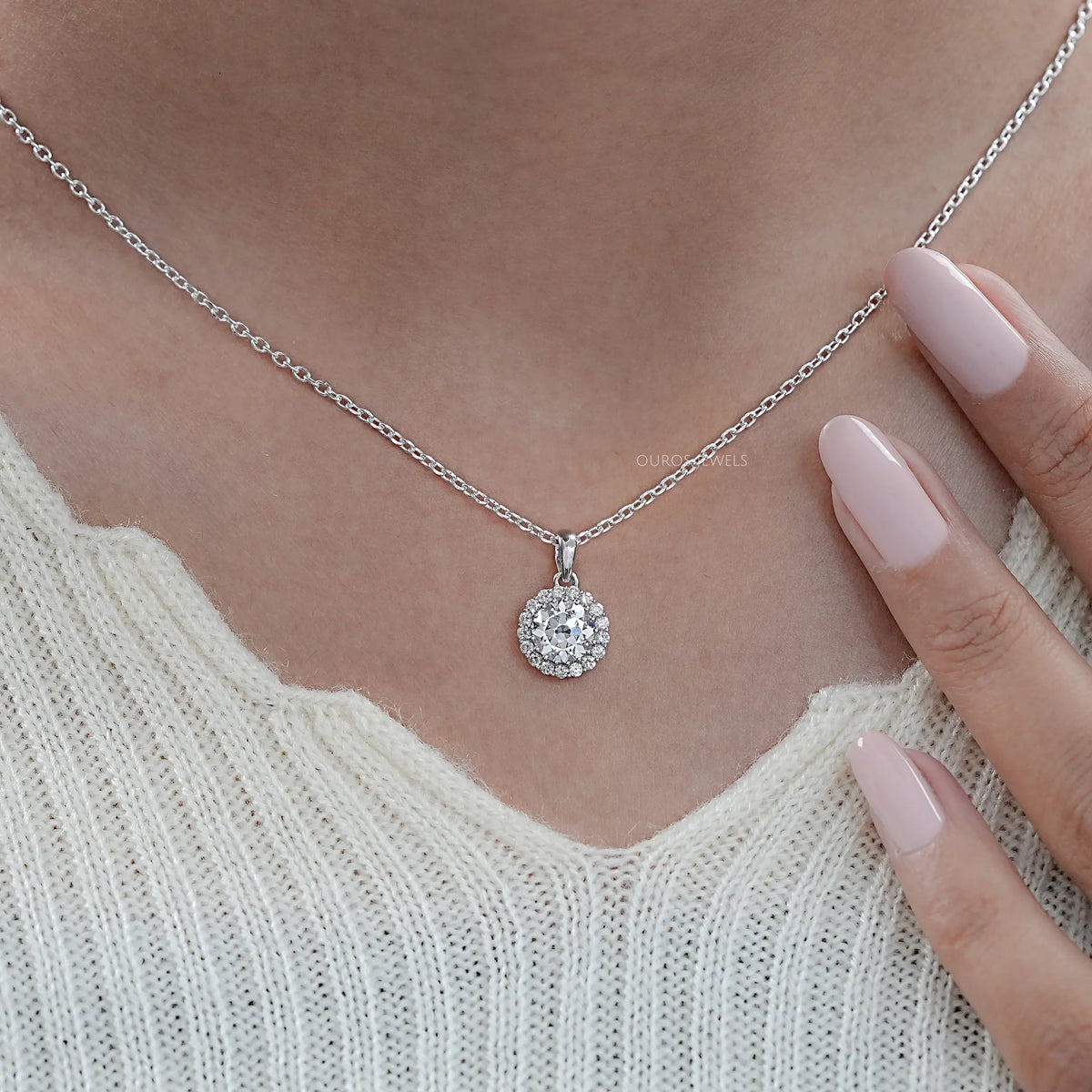 OEC Round Cut Halo Diamond Pendant Necklaces