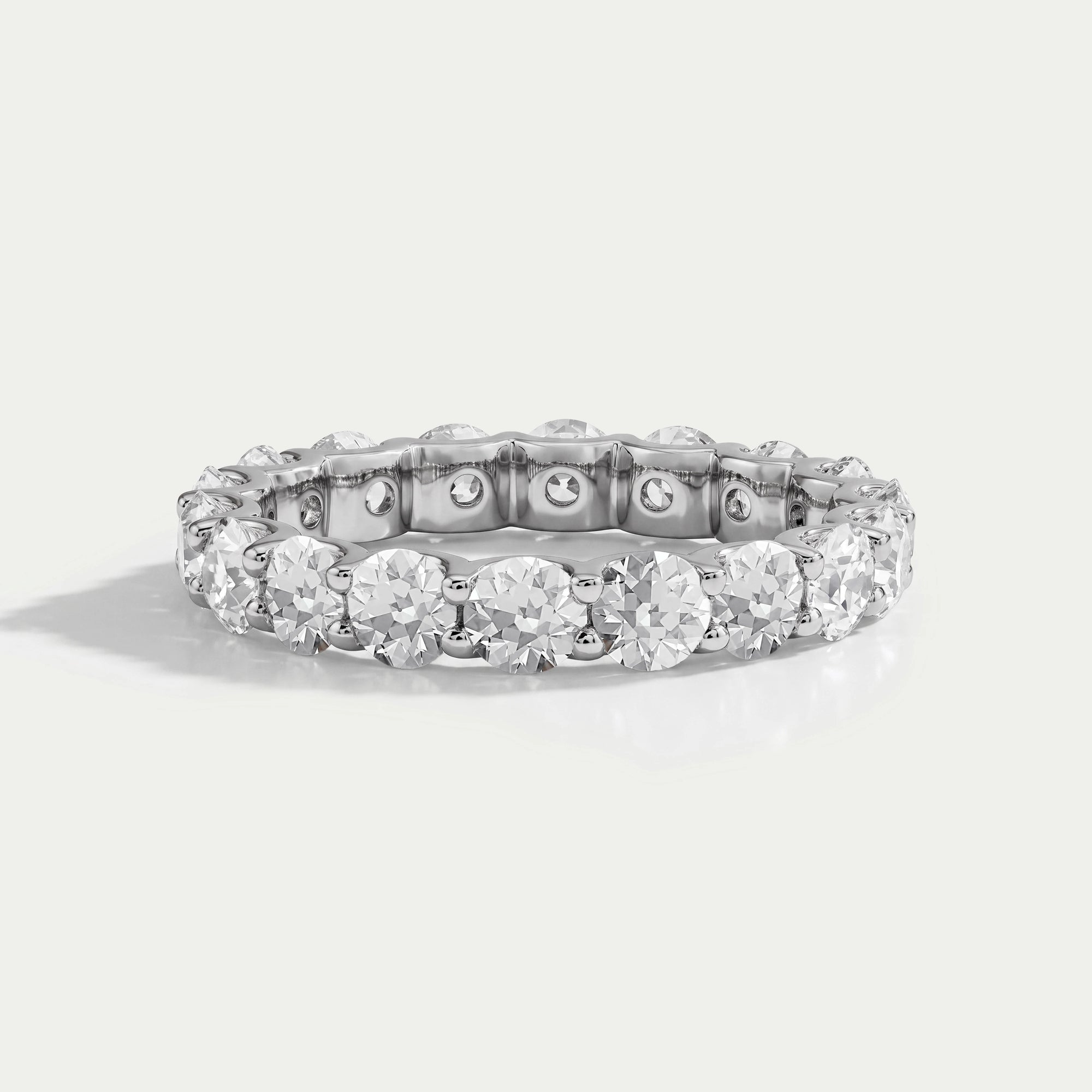 Alliance de mariage européenne ancienne avec diamants de laboratoire taille ronde