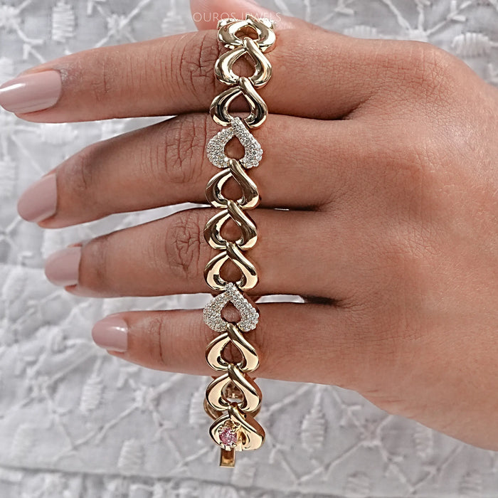 Bracelet à maillons en forme de cœur serti de pavés