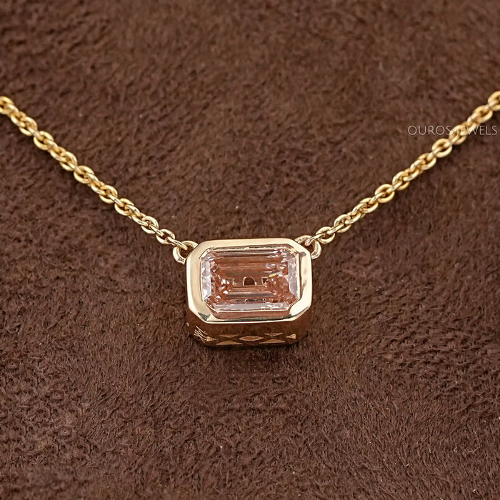Pendentif solitaire en émeraude rose serti clos