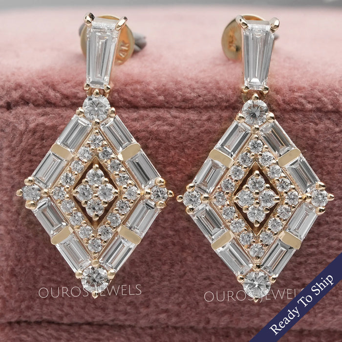 Boucles d'oreilles à vis à double halo à coupe ronde et baguette