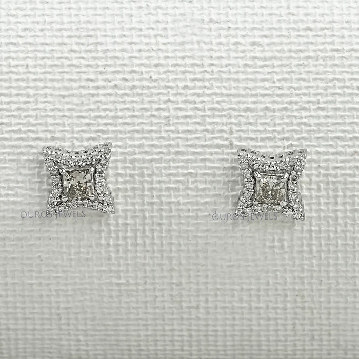 Boucles d'oreilles à tige princesse avec halo de diamants couleur olive