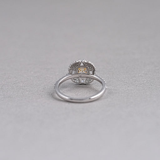 Bague de fiançailles avec diamant de laboratoire taille Asscher jaune