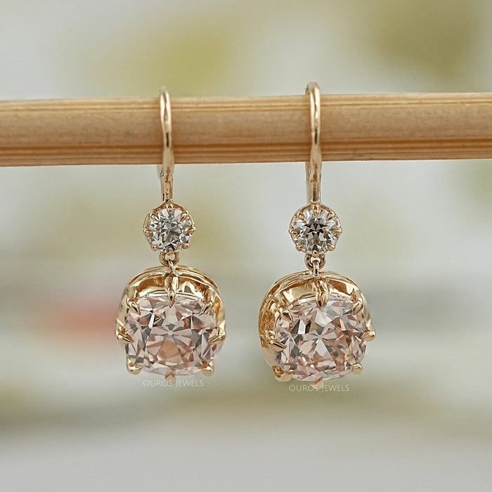 Boucles d'oreilles pendantes en diamants Old Mine Cushion Lab