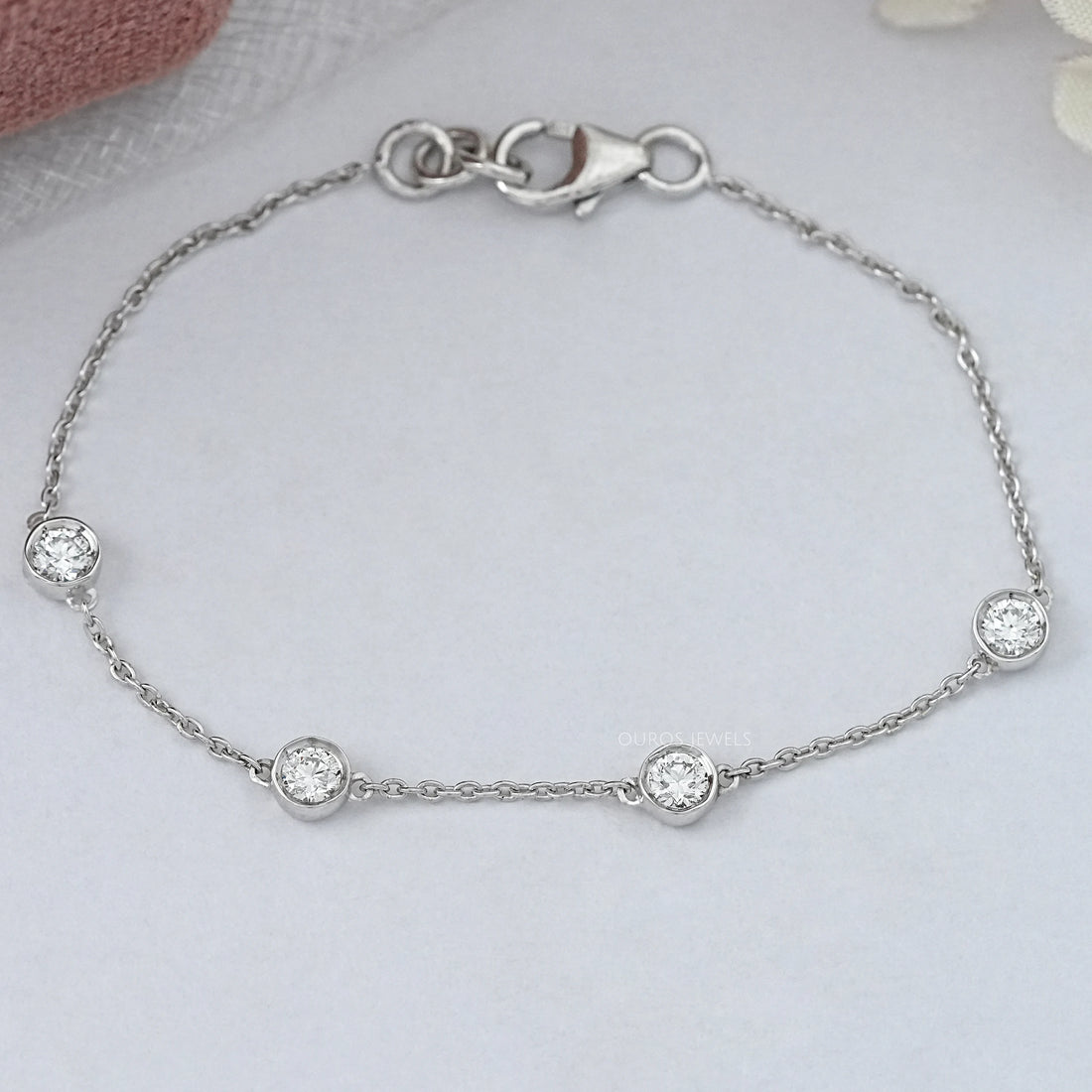 Round Diamond Bezel Set Chain Bracelet Bracelet