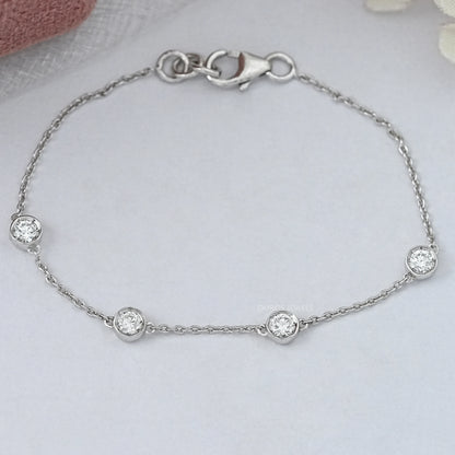 Round Diamond Bezel Set Chain Bracelet Bracelet