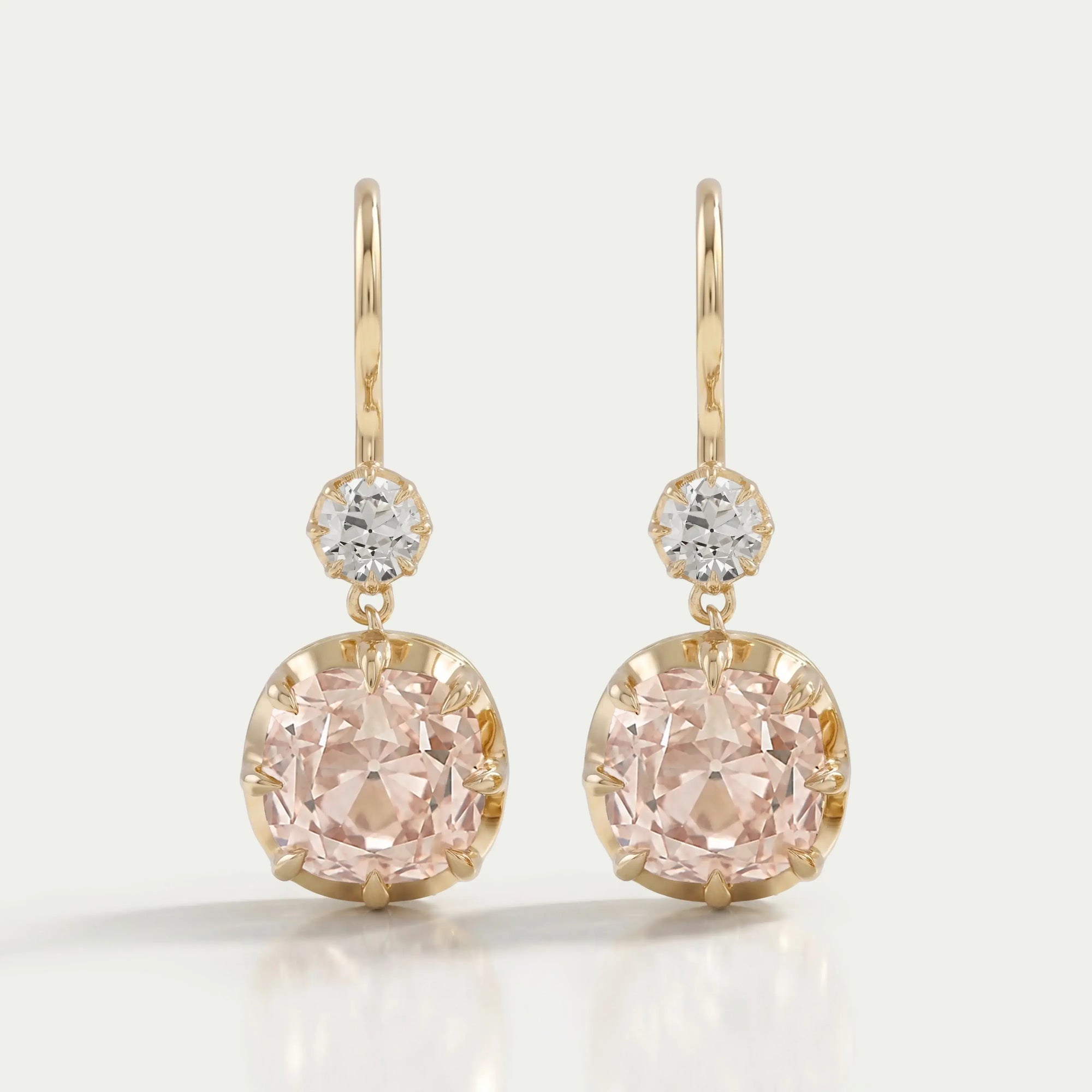 Boucles d'oreilles pendantes en diamants Old Mine Cushion Lab