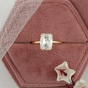 Bague solitaire en diamant de laboratoire Old Mine Cushion