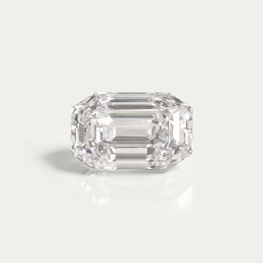 Diamant de laboratoire de forme émeraude à taille ancienne 