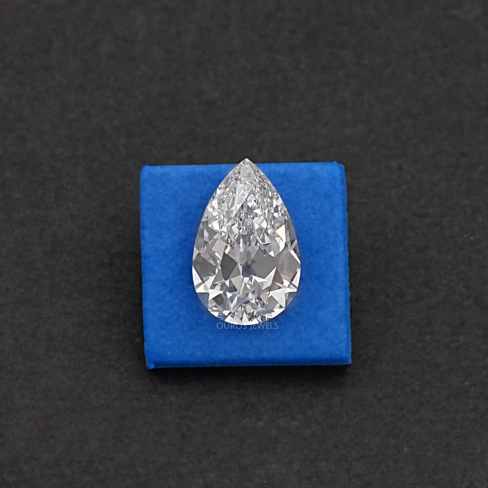 Diamant de laboratoire en forme de poire à taille ancienne