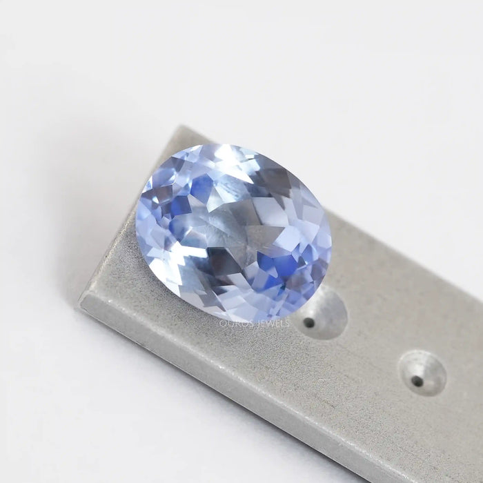 Saphir bleu clair colombien de 6,49 carats