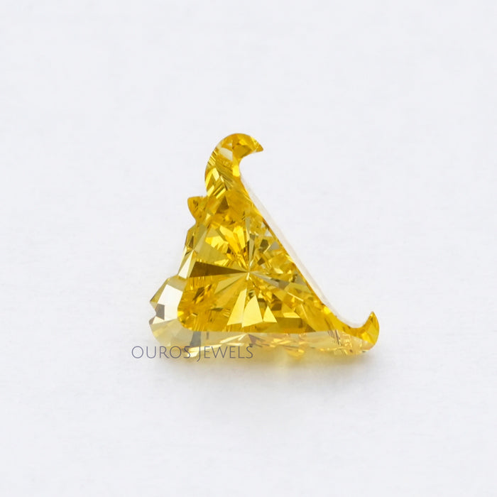 front view of yellow bull shape loose lab grown diamond