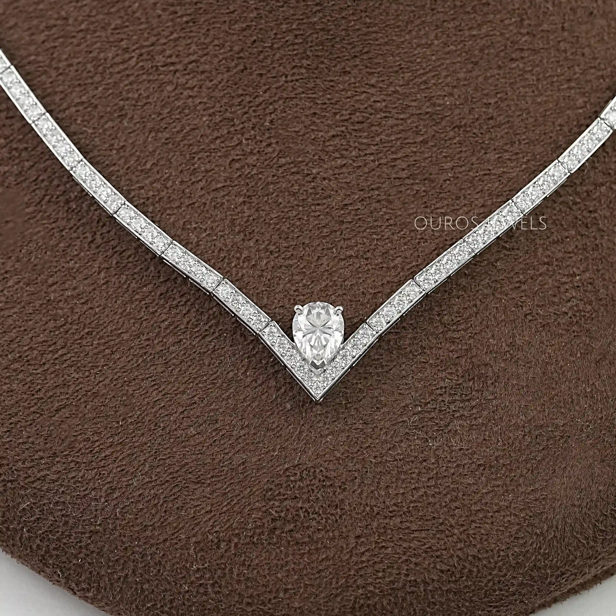 Collier tennis avec diamants ronds et cœurs de laboratoire