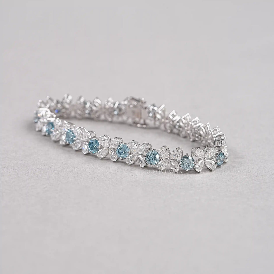 Pear-Shaped Flower Diamond Bracelet Bracelet