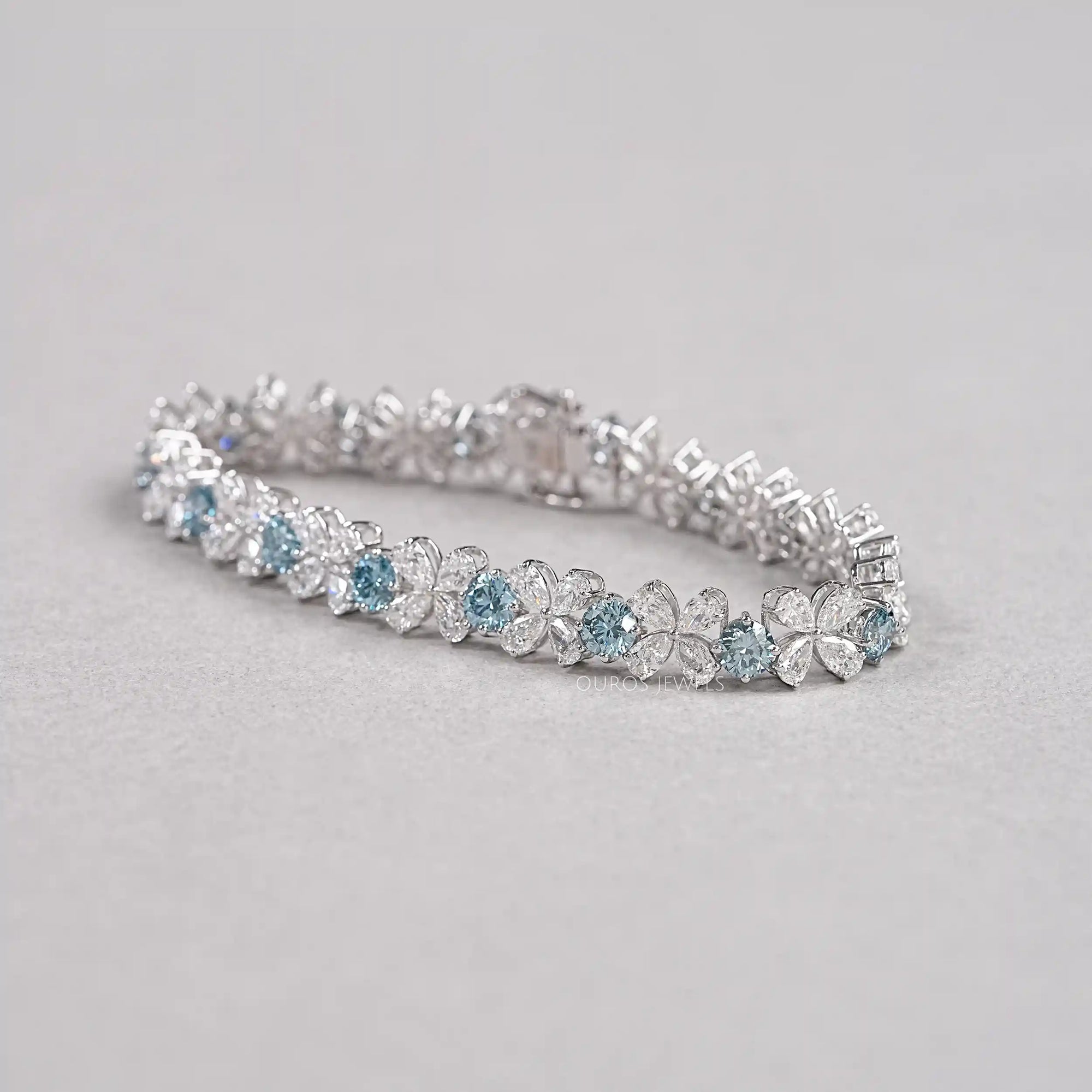 Pear-Shaped Flower Diamond Bracelet Bracelet