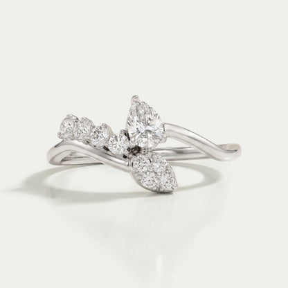 Bague anniversaire avec diamants en forme de poire