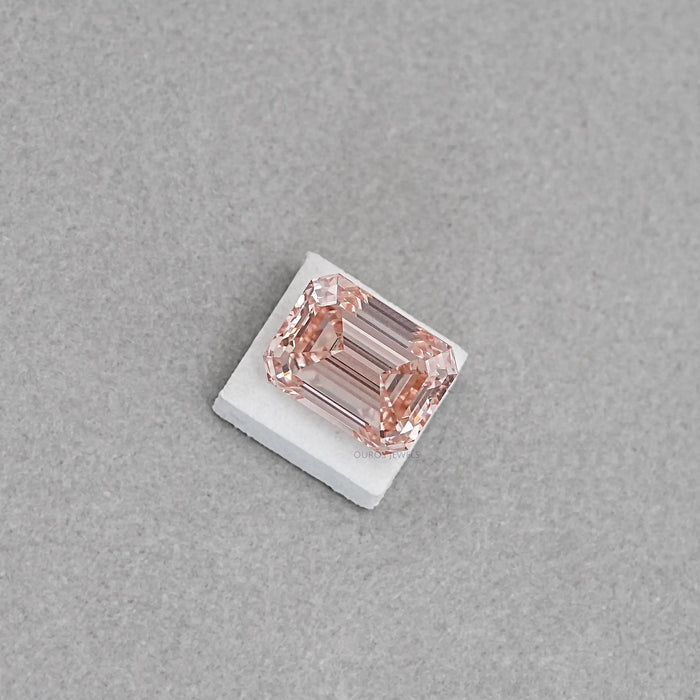 Diamant de laboratoire taille émeraude rose - 10,08 ct certifié