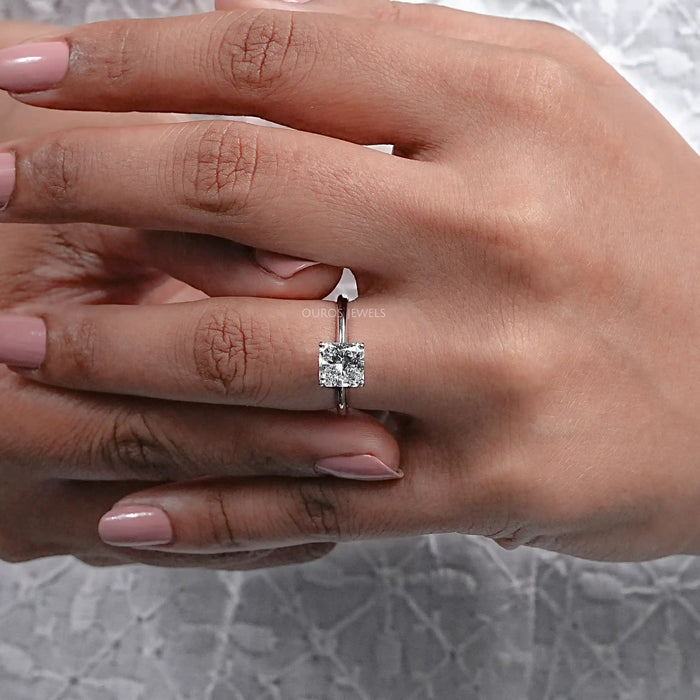 Bague solitaire en diamant de laboratoire taille princesse de 3,00 carats