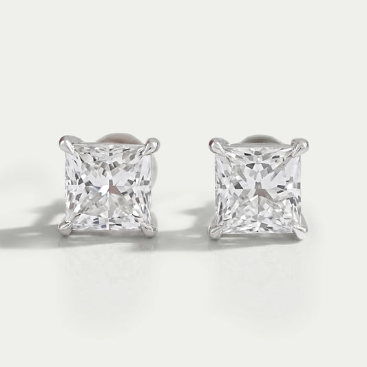 Clou d'oreille en diamant de laboratoire taille princesse