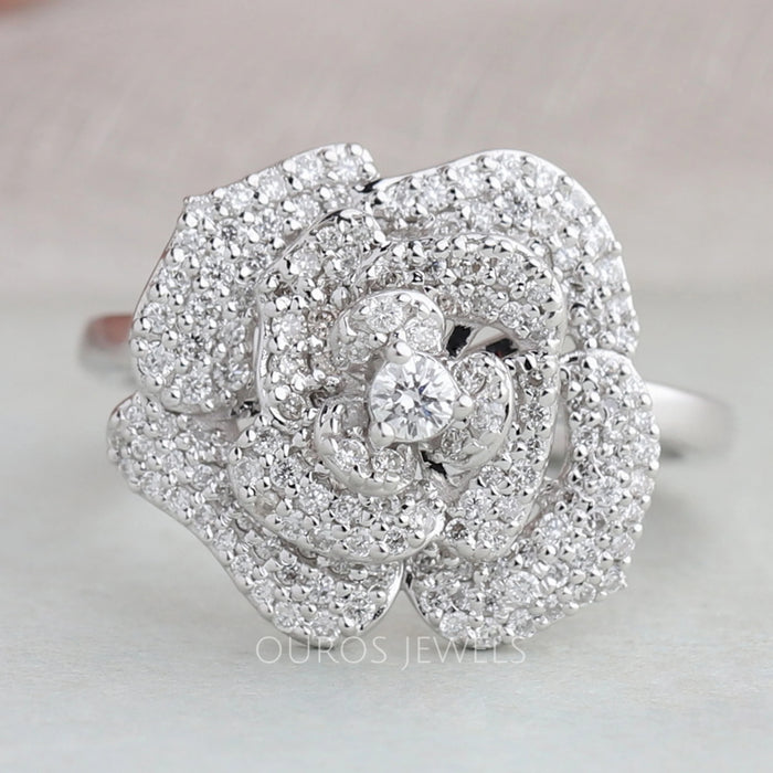 Bague pavée de diamants ronds